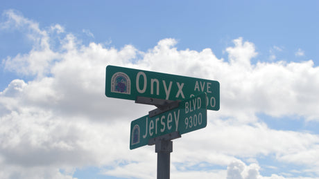 Onyx Ave sign